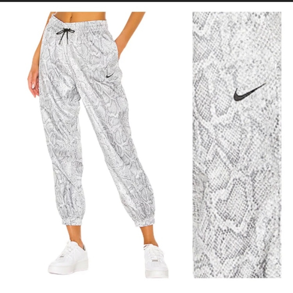 Nike Sportswear Women’s L Pants Python Print Snake